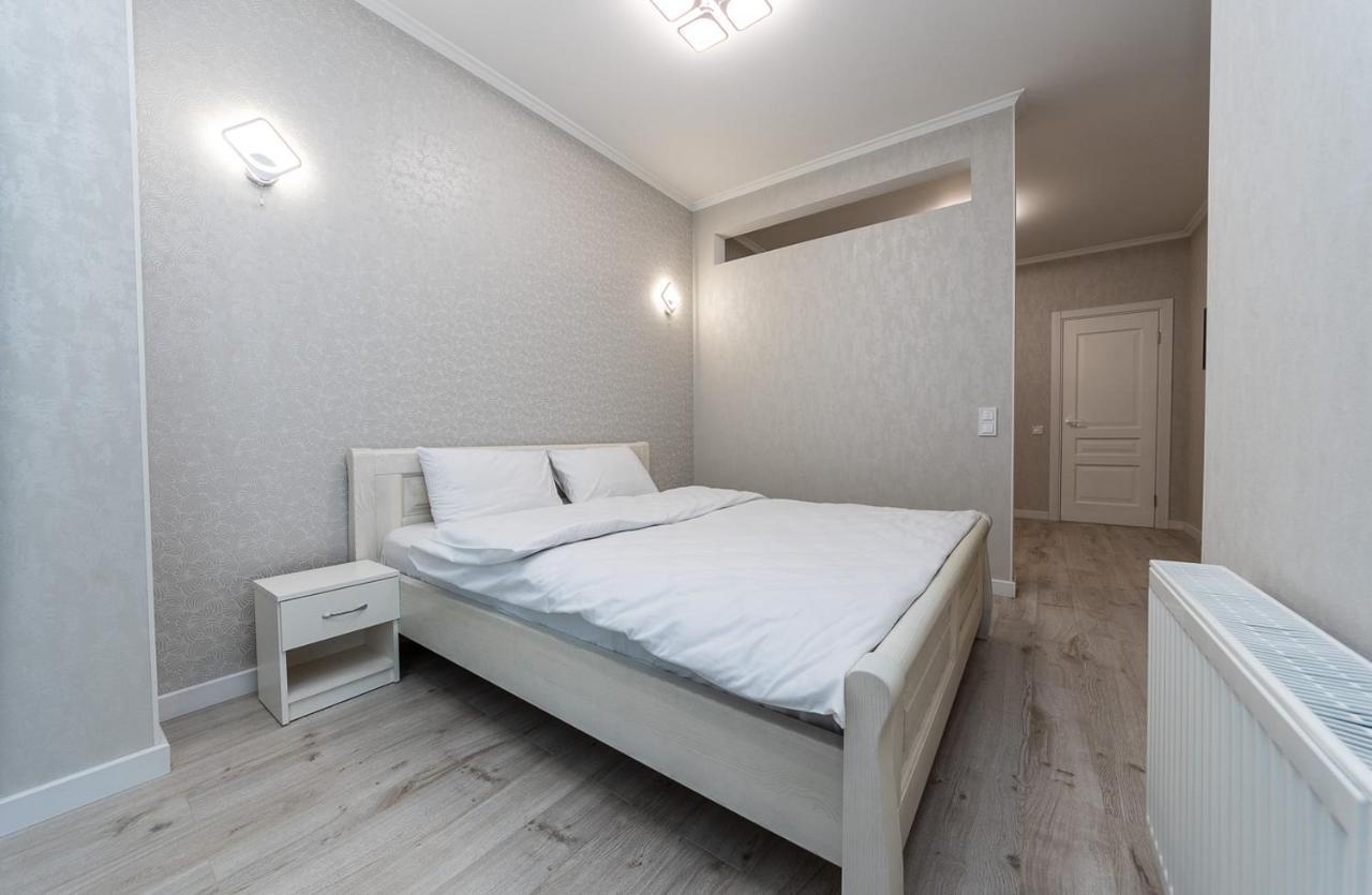 Flatrent Drahomanova 2A Apartment Kiev Exterior foto