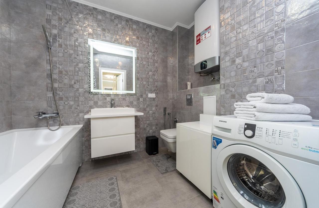 Flatrent Drahomanova 2A Apartment Kiev Exterior foto