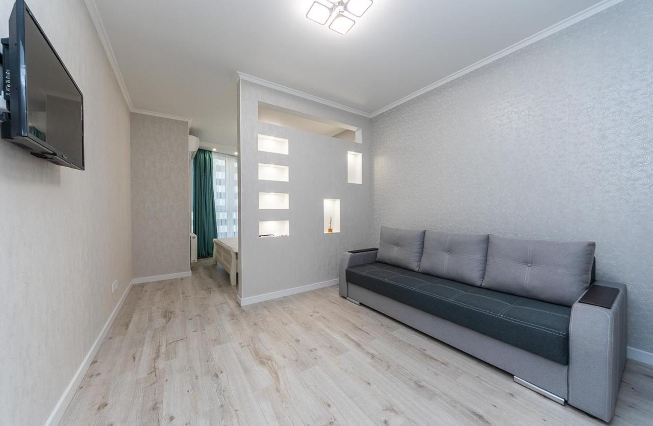 Flatrent Drahomanova 2A Apartment Kiev Exterior foto