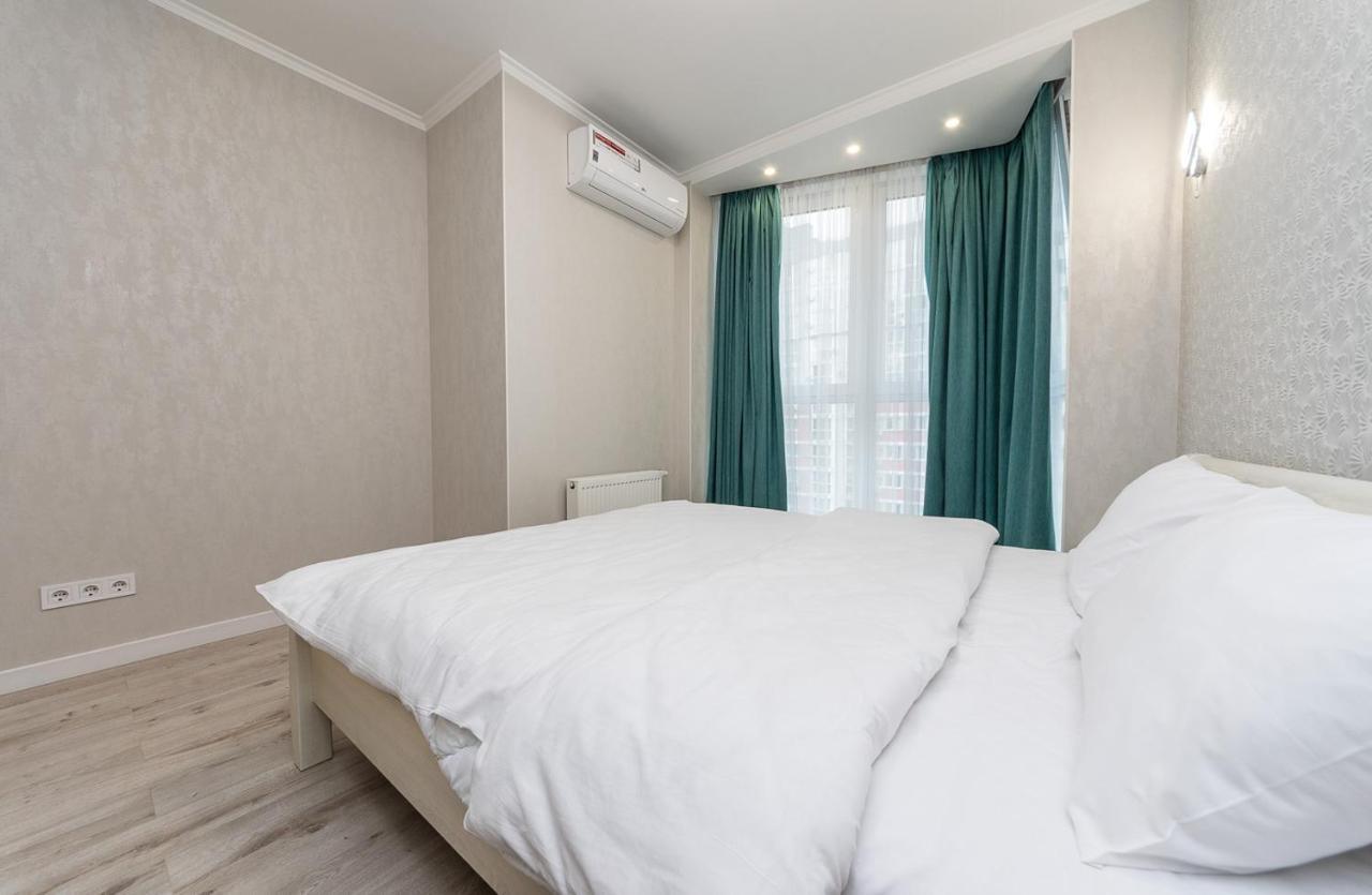 Flatrent Drahomanova 2A Apartment Kiev Exterior foto