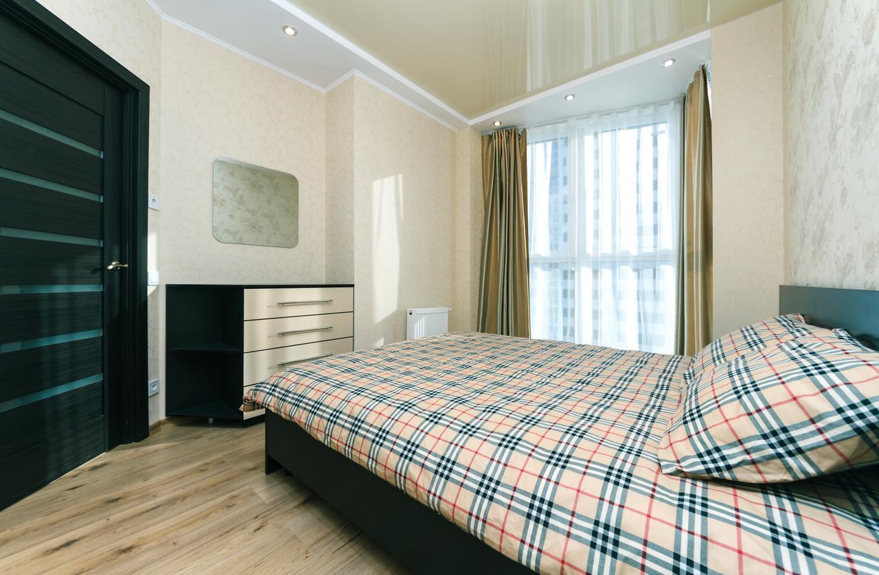 Flatrent Drahomanova 2A Apartment Kiev Exterior foto